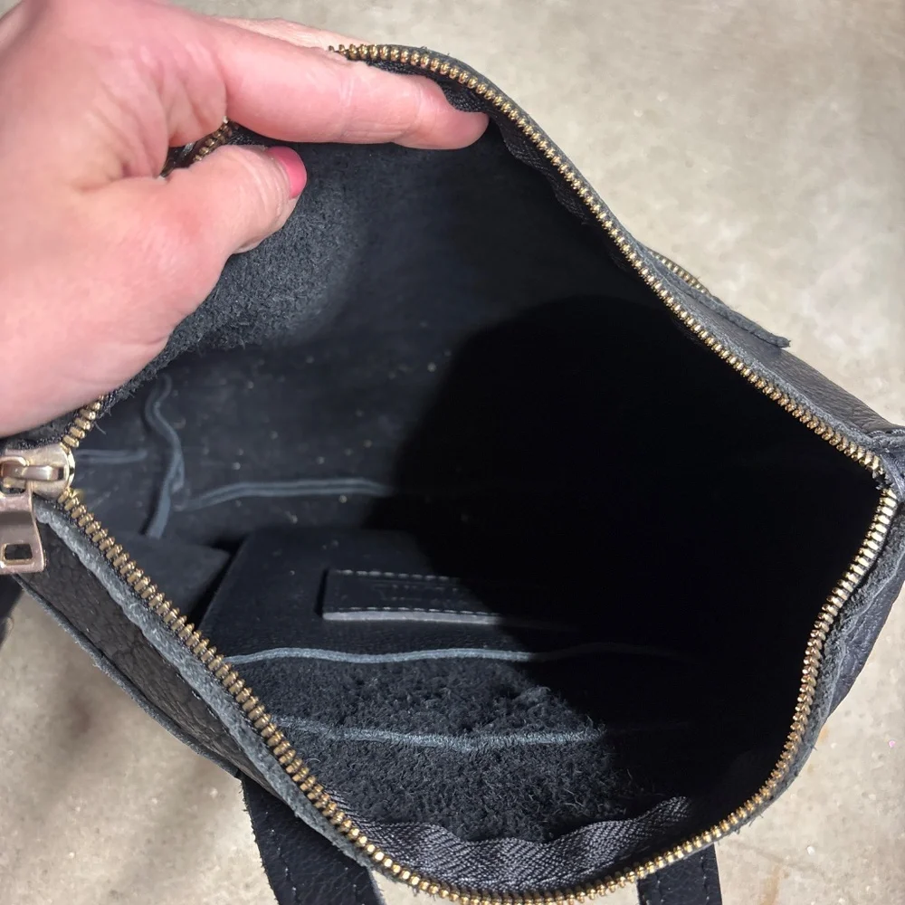Portland Leather black backpack - Picture 3 of 4